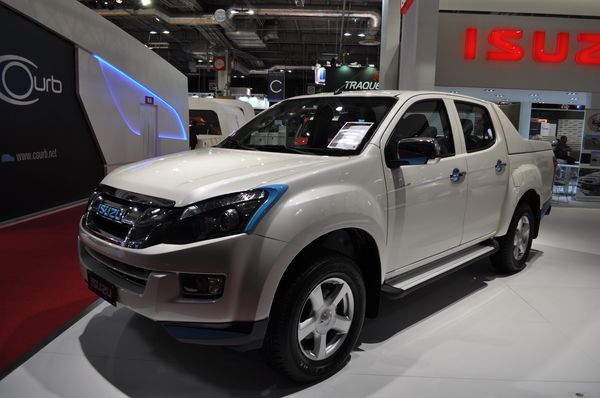 IsuzuMondial201408