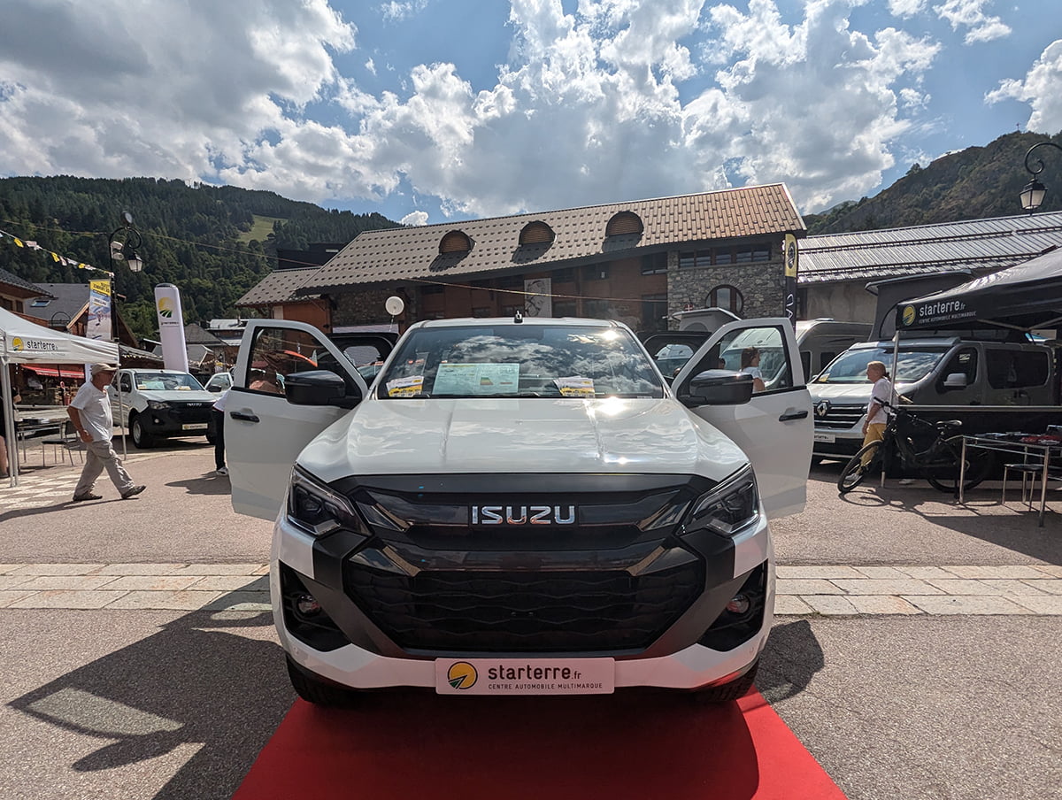 Isuzu-Starterre-LePickupFr-Foire-Valloire-2024-nouveau-dmax-avant